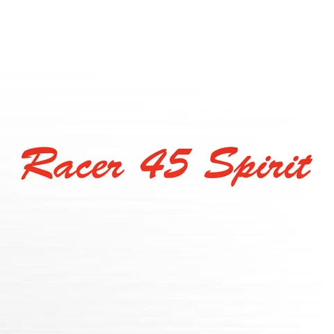 Typeaanduiding Racer 45 Spirit in rood schuinschrift