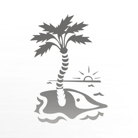 Palmboom op een eilandje met ondergaande zon, donkergrijs